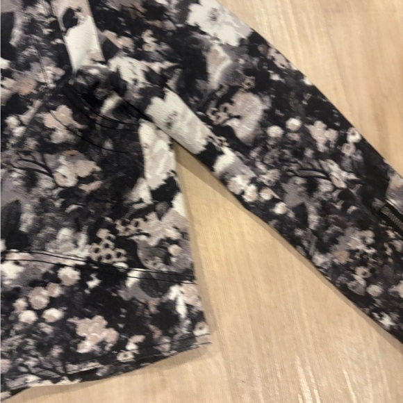 Club Monaco Black and White Bomber Jacket with Faux Fur Collar - Picture 9 of 9